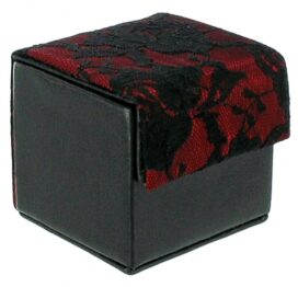 afbeelding devine condoom cube zwart / rood kant