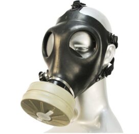 afbeelding russisch gasmasker met filter